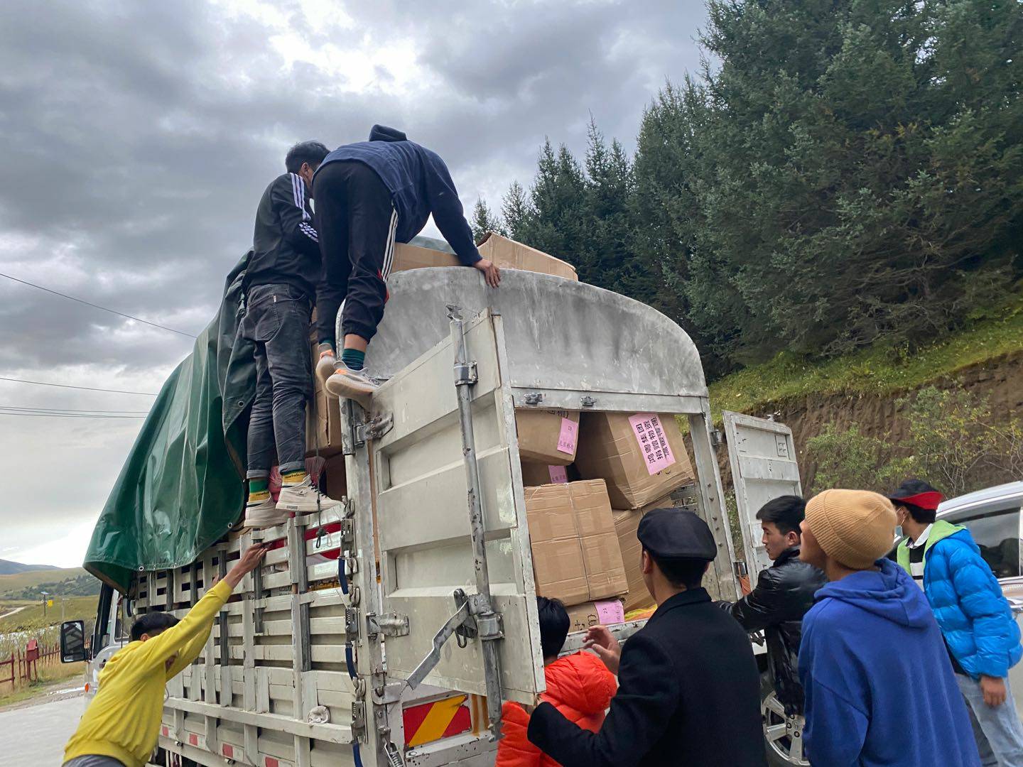 济南波涛高技能人才培训有限公司公益回顾丨家国同欢月同圆 温暖满载甘孜州(图5)