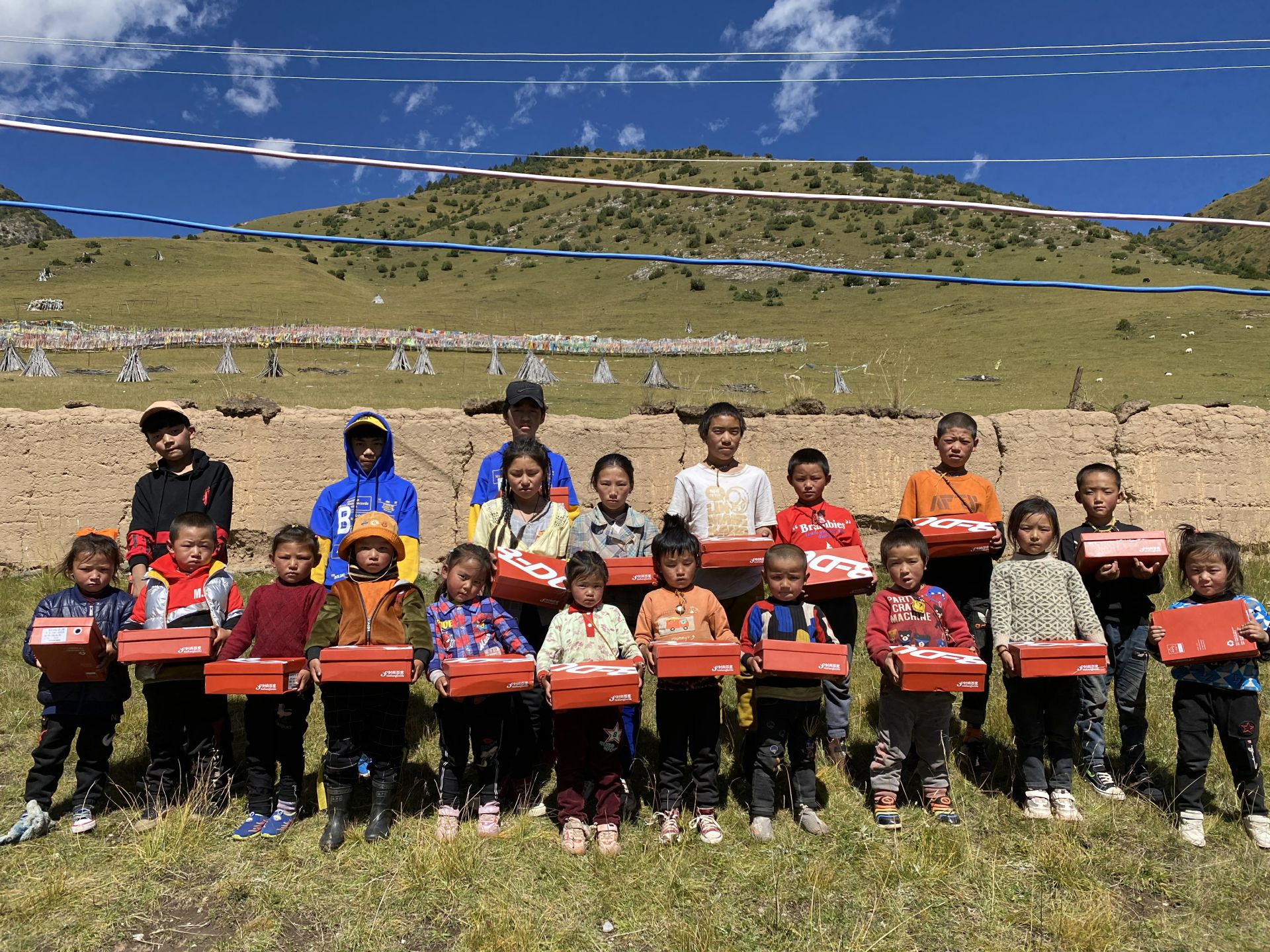 济南波涛高技能人才培训有限公司公益回顾丨家国同欢月同圆 温暖满载甘孜州(图13)